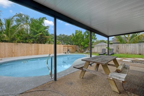 House in Boca Raton, Florida 5 bedrooms, 195.09 sq.m. № 1185414 - photo 1