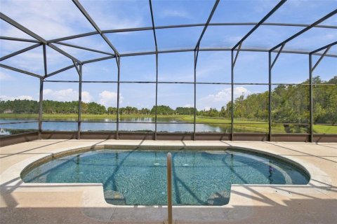 Casa en Poinciana, Florida 3 dormitorios, 239.69 m2 № 2367297