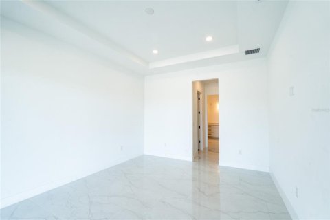 House in Sarasota, Florida 4 bedrooms, 299.8 sq.m. № 2103539 - photo 11