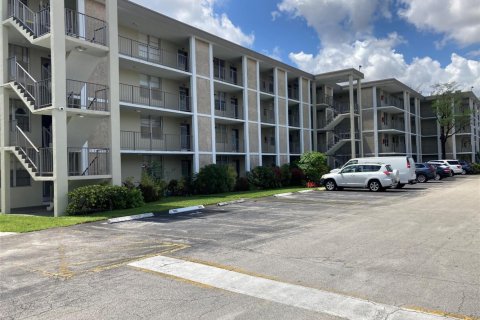 Condominio en venta en Lauderdale Lakes, Florida, 2 dormitorios, 89.19 m2 № 2193630 - foto 4