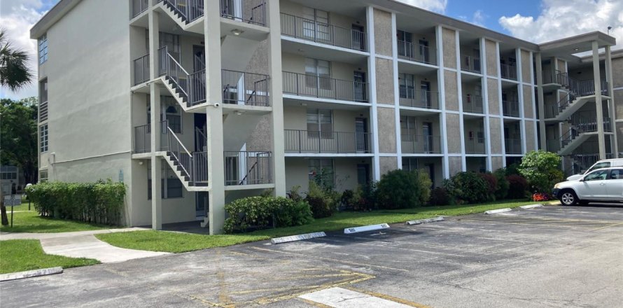 Condominio en Lauderdale Lakes, Florida, 2 dormitorios  № 2193630