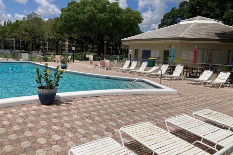 Condominio en venta en Lauderdale Lakes, Florida, 2 dormitorios, 89.19 m2 № 2193630 - foto 2