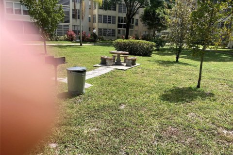 Condominio en venta en Lauderdale Lakes, Florida, 2 dormitorios, 89.19 m2 № 2193630 - foto 5