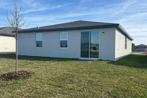 House in Winter Haven, Florida 3 bedrooms, 161.09 sq.m. № 1876454 - photo 2