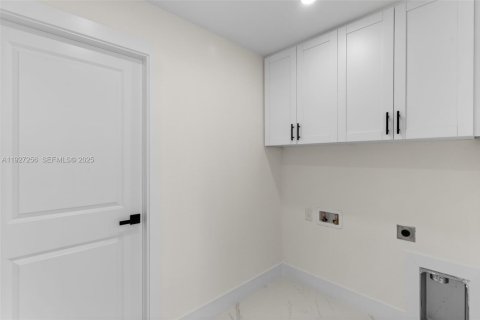 Купить виллу или дом в Лихай-Эйкерс, Флорида 4 спальни, 154.96м2, № 1986222 - фото 18