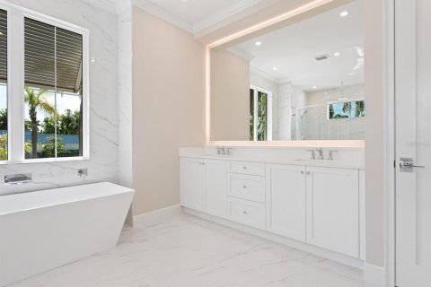 House in Sarasota, Florida 4 bedrooms, 321.53 sq.m. № 1804928 - photo 23