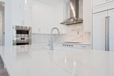 House in Sarasota, Florida 4 bedrooms, 321.53 sq.m. № 1804928 - photo 11
