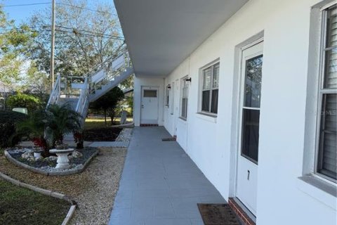 Condo in Saint Petersburg, Florida, 2 bedrooms  № 1529015 - photo 3