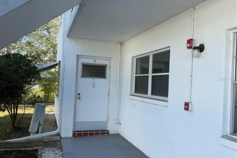 Condo in Saint Petersburg, Florida, 2 bedrooms  № 1529015 - photo 1