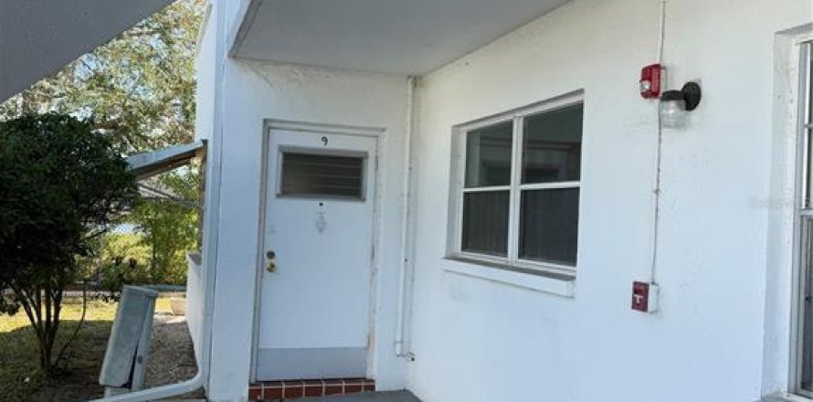 Condo in Saint Petersburg, Florida, 2 bedrooms № 1529015