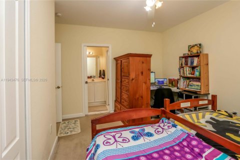 Adosado en venta en Doral, Florida, 3 dormitorios, 206.8 m2 № 2000495 - foto 18