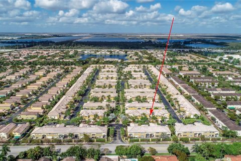 Adosado en venta en Doral, Florida, 3 dormitorios, 206.8 m2 № 2000495 - foto 29