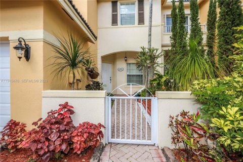 Adosado en venta en Doral, Florida, 3 dormitorios, 206.8 m2 № 2000495 - foto 3