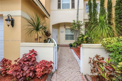 Adosado en venta en Doral, Florida, 3 dormitorios, 206.8 m2 № 2000495 - foto 4