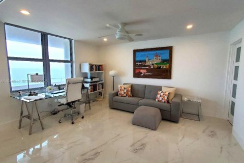 Condo in Surfside, Florida, 2 bedrooms  № 2002949 - photo 5