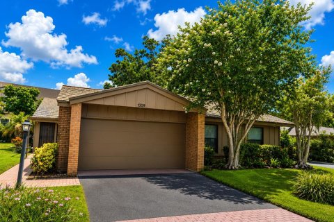 House in Bradenton, Florida 3 bedrooms, 168.43 sq.m. № 2359246