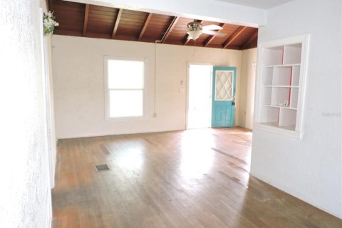 Casa en venta en Lake Wales, Florida, 3 dormitorios, 141.4 m2 № 1906614 - foto 4