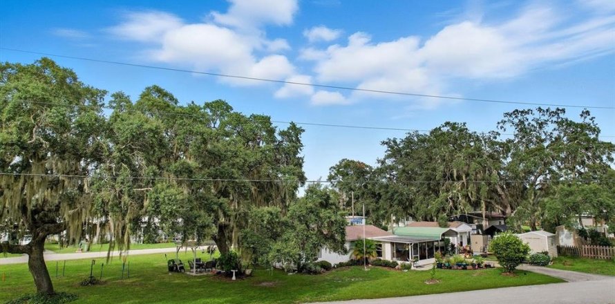House in Inverness, Florida 1 bedroom, 78.97 sq.m. № 1903038