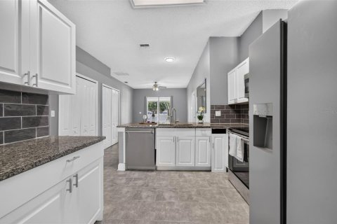 Villa ou maison à vendre à Orlando, Floride: 3 chambres, 140.38 m2 № 2399432 - photo 11