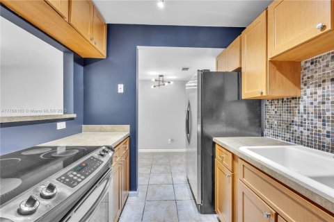 Condo in Wilton Manors, Florida, 1 bedroom  № 1875190 - photo 8
