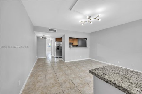 Condo in Wilton Manors, Florida, 1 bedroom  № 1875190 - photo 2