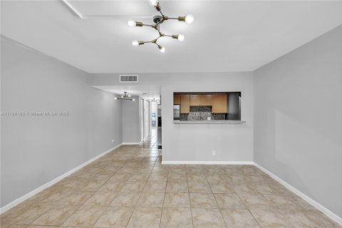 Condo in Wilton Manors, Florida, 1 bedroom  № 1875190 - photo 4