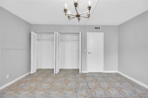 Condo in Wilton Manors, Florida, 1 bedroom  № 1875190 - photo 14