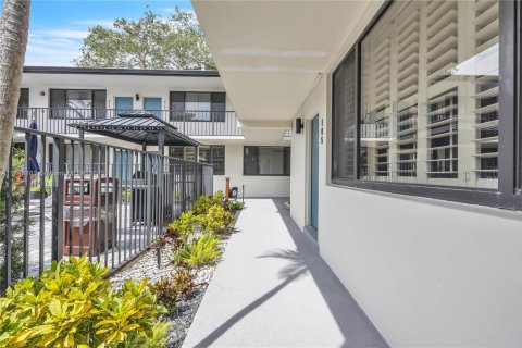 Condo in Wilton Manors, Florida, 1 bedroom  № 1875190 - photo 25