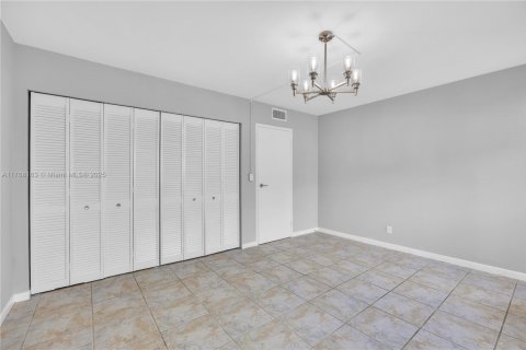 Condo in Wilton Manors, Florida, 1 bedroom  № 1875190 - photo 13
