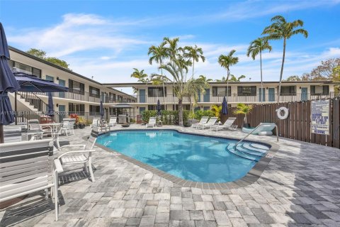 Condo in Wilton Manors, Florida, 1 bedroom  № 1875190 - photo 1