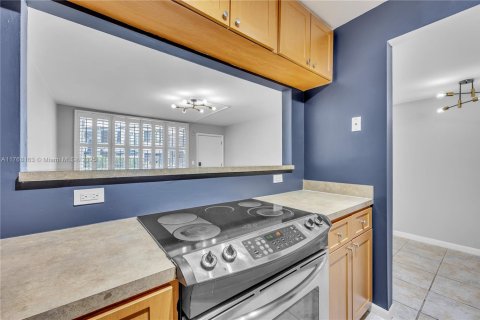 Condo in Wilton Manors, Florida, 1 bedroom  № 1875190 - photo 9