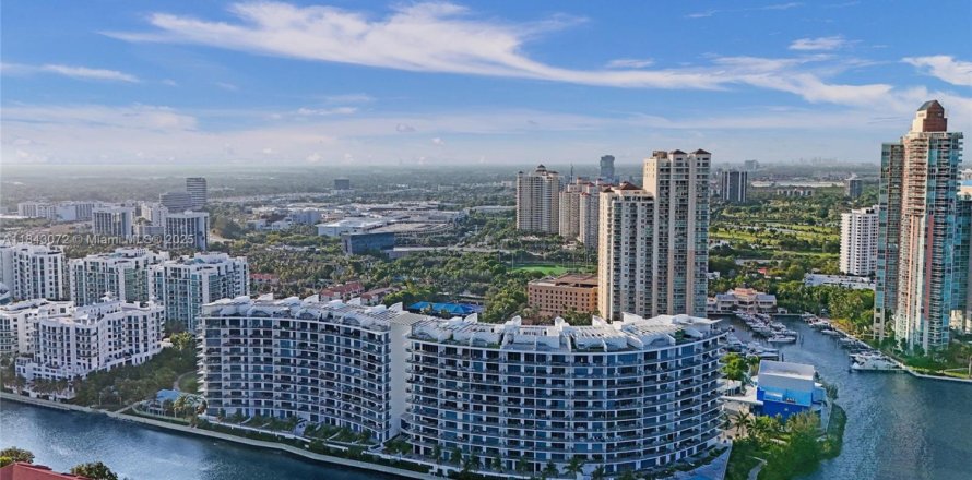 Кондоминиум с 3 спальнями в Авентура, Флорида № 2015453