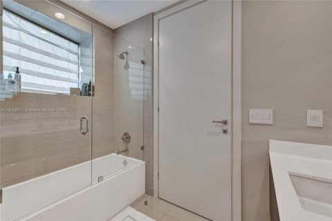 Купить кондоминиум в Авентура, Флорида 3 спальни, 214.33м2, № 2015453 - фото 17