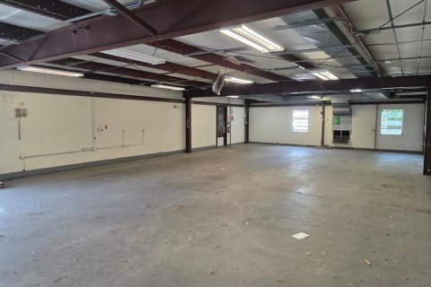Immobilier commercial à louer à Tampa, Floride: 181.16 m2 № 2103459 - photo 2
