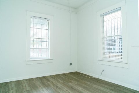 Commercial property in Tampa, Florida 3 bedrooms, 139.35 sq.m. № 1895048 - photo 5