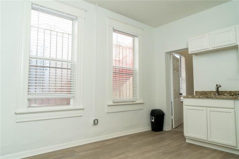 Commercial property in Tampa, Florida 3 bedrooms, 139.35 sq.m. № 1895048 - photo 8