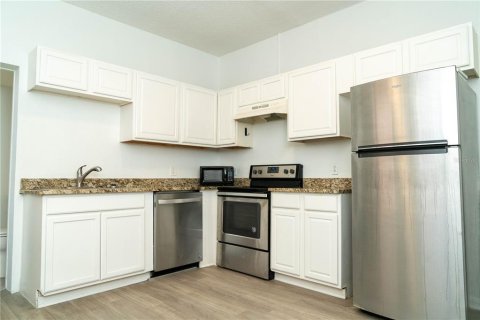 Commercial property in Tampa, Florida 3 bedrooms, 139.35 sq.m. № 1895048 - photo 7