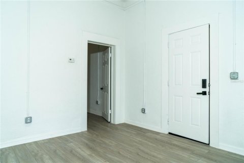 Commercial property in Tampa, Florida 3 bedrooms, 139.35 sq.m. № 1895048 - photo 6