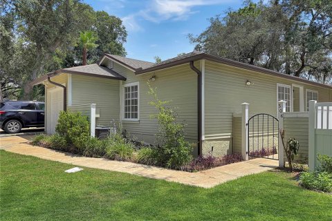 House in Apopka, Florida 3 bedrooms, 115.01 sq.m. № 2216090 - photo 4
