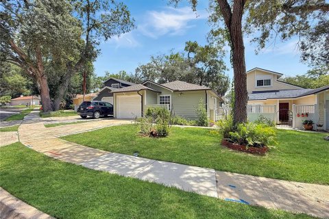 House in Apopka, Florida 3 bedrooms, 115.01 sq.m. № 2216090