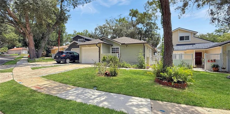 House in Apopka, Florida 3 bedrooms, 115.01 sq.m. № 2216090