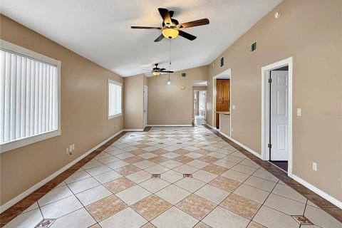 House in Apopka, Florida 3 bedrooms, 115.01 sq.m. № 2216090 - photo 13