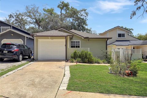 House in Apopka, Florida 3 bedrooms, 115.01 sq.m. № 2216090 - photo 3