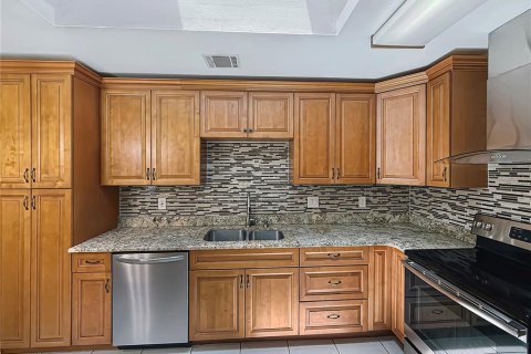 House in Apopka, Florida 3 bedrooms, 115.01 sq.m. № 2216090 - photo 11