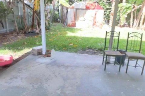 Villa ou maison à vendre à Miami, Floride: 3 chambres № 2078335 - photo 6