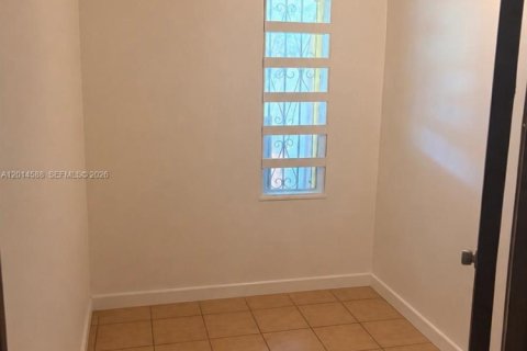 Villa ou maison à vendre à Miami, Floride: 3 chambres № 2078335 - photo 18