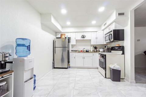 Condo in Tampa, Florida, 2 bedrooms  № 1662789 - photo 4