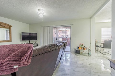 Condo in Tampa, Florida, 2 bedrooms  № 1662789 - photo 15