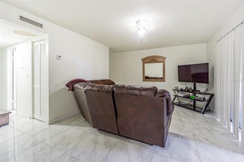 Condo in Tampa, Florida, 2 bedrooms  № 1662789 - photo 7