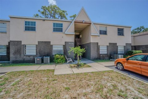 Condo in Tampa, Florida, 2 bedrooms  № 1662789 - photo 1
